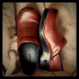 L.L. Bean womens clogs